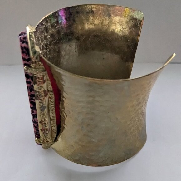 Wide Gold Tone Hammered Gold Tone Geode Agate Cuff Bracelet - Picture 5 of 6